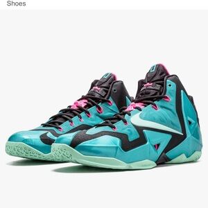 Lebron basketball XI in sport turquoise/ medium mint black in size 7.5